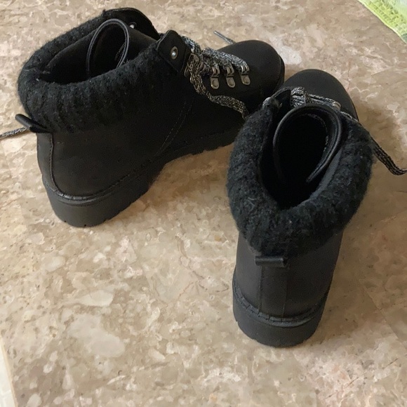 Size - Picture 2 of 3